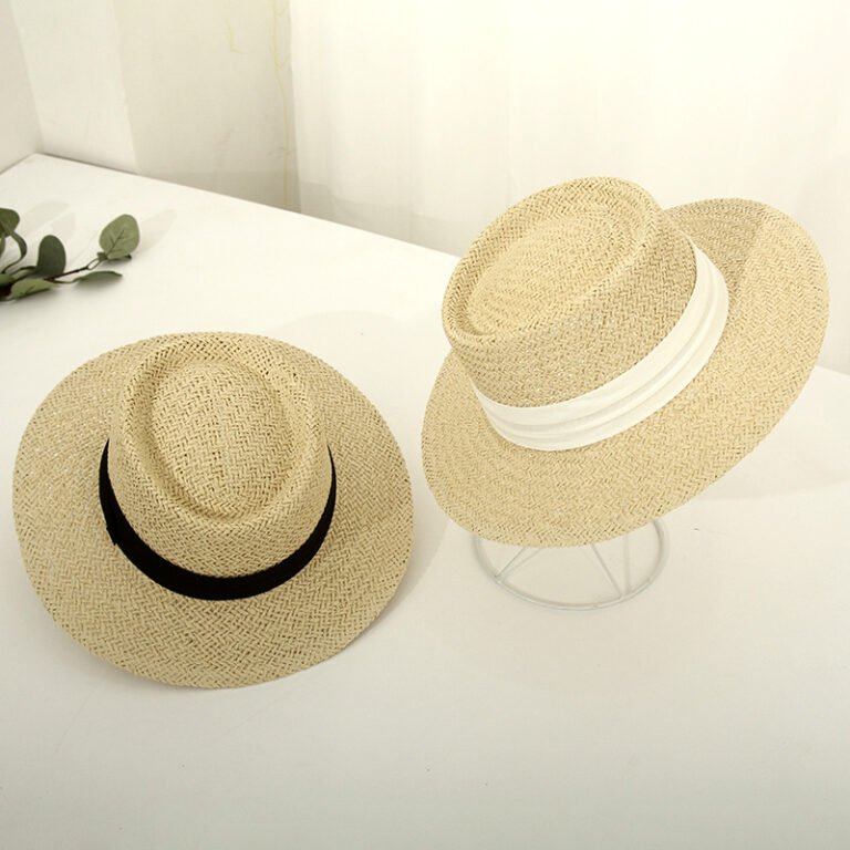 The same flat-top wide-brimmed straw hat - Image 5
